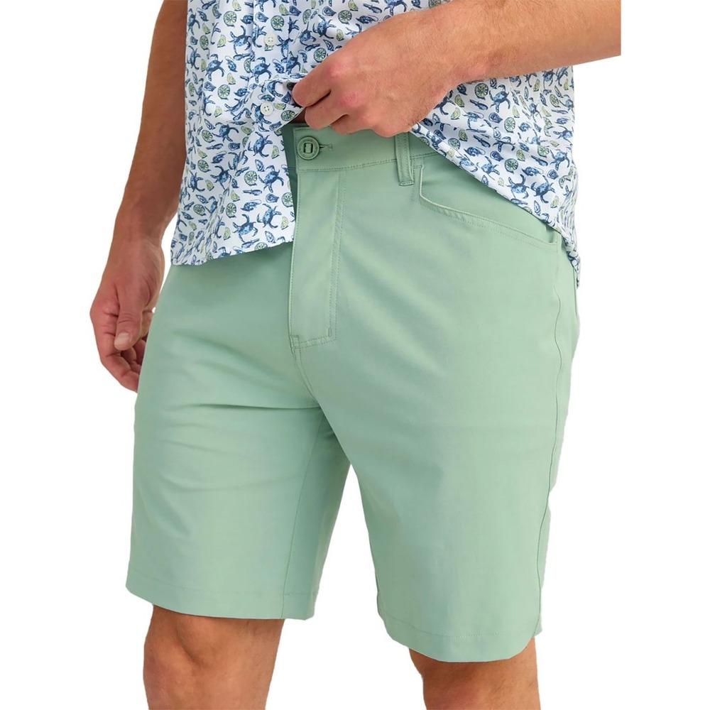 Huk Kona Performance Fishing Shorts Sage Green Size 28W 9" Inseam NWT